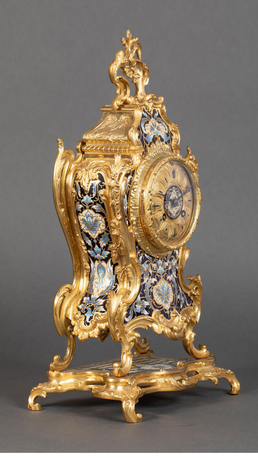 独角鹿西洋古董19世纪晚期法国出品路易十五风格铜鎏金精雕镶嵌錾胎珐琅座钟烛台三件套 商品图2