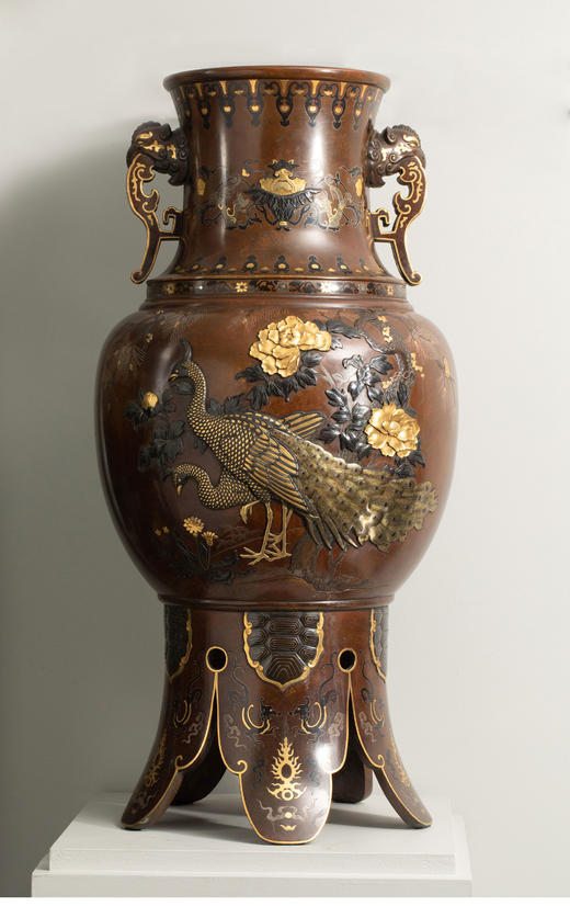 独角鹿西洋古董1880年代日本明治时期出品传统吉祥花鸟主题赤铜地金银象嵌双耳瓶一对 商品图1