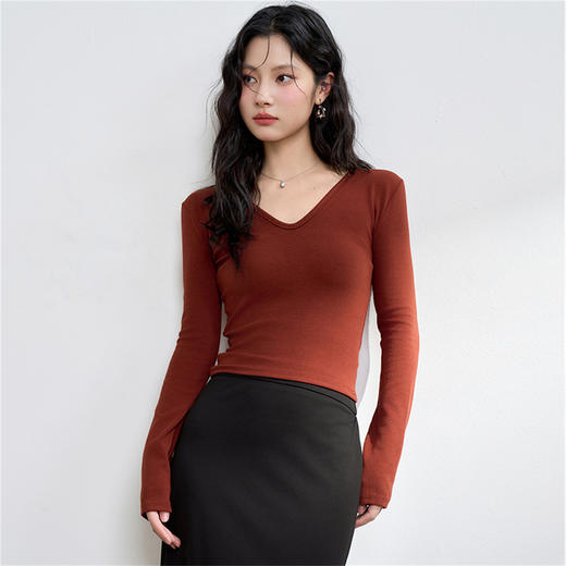 西遇T恤新款纯欲辣妹风纯色v领露背短款修身长袖打底衫P0043129 商品图1