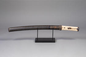 独角鹿西洋古董1603-1868年代日本江户时期出品东方瑞兽主题铜鎏金银精雕装饰漆木刀鞘及鲛皮手柄胁差 配小刃