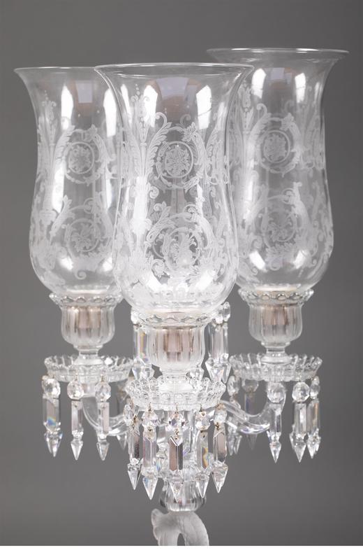 独角鹿西洋古董19世纪法国出品Médaillon圆雕纹款海豚造型三枝头水晶烛台一对 商品图4