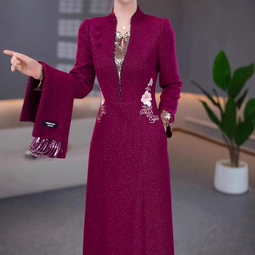 新中式刺绣连衣裙围巾款2025秋冬季女士长袖中长款时尚裙子 商品图3