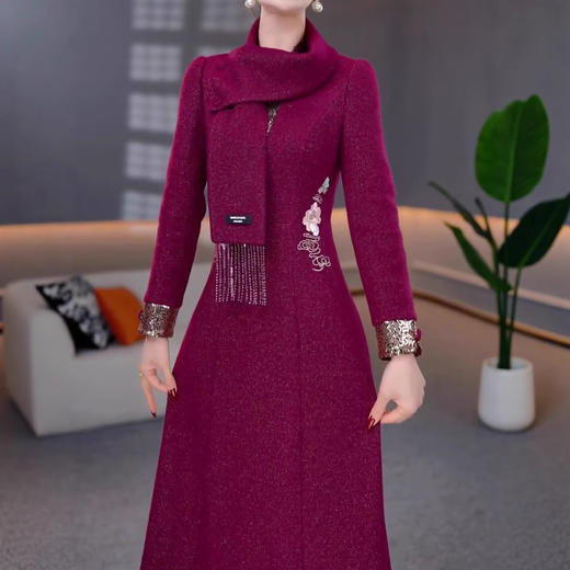 新中式刺绣连衣裙围巾款2025秋冬季女士长袖中长款时尚裙子 商品图1