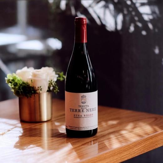 两大一级园混酿！JS95高分！埃特纳火山酒庄红葡萄酒 Tenuta delle Terre Nere Etna Rosso 2023 商品图1