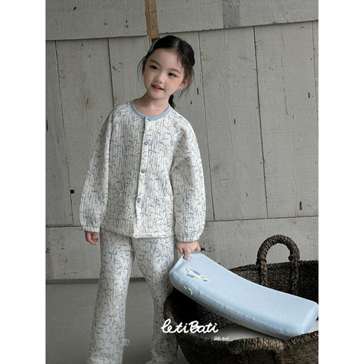 蕾蒂巴蒂【亲子款】三层夹棉家居服睡衣 秋冬新款宝宝中大童长袖碎花保暖儿童童装 商品图2