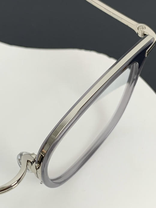 Th0mBr0wne平光镜。黑金，黑银，玳瑁色，灰色。尺寸：49ⅹ23ⅹ150mm 商品图10