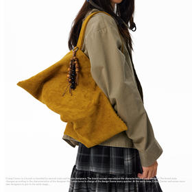 CryingCenter 反毛皮 中号单肩包饺子包（有串珠） 哭喊中心