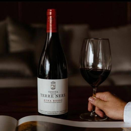 两大一级园混酿！JS95高分！埃特纳火山酒庄红葡萄酒 Tenuta delle Terre Nere Etna Rosso 2023 商品图2