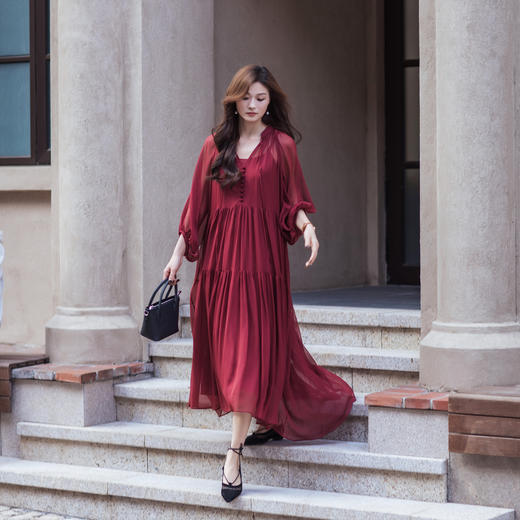 【林栖设计小店】（预售12.18）桑蚕丝红色连衣裙两件套飘逸2026早春新款花仙子吊带裙罩衫女1961035 商品图2