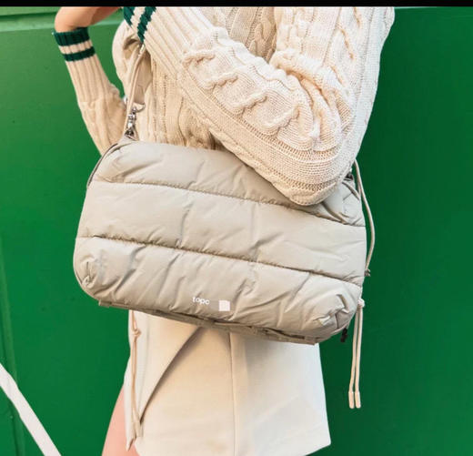 男女同款包     林更新背火的Topologie，25新款云朵大号水瓶包！！ 商品图3