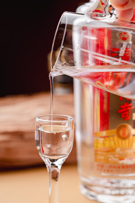 泸州老窖 数百年传承酿造技艺 【泸州传奇·锦藏】 52° 浓香型白酒 商品图6