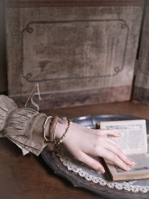 Antomoon 25AW 古董真丝珠绣手工手链 商品图7