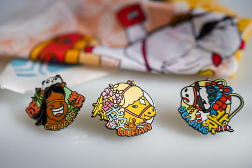 【天星潮玩店】天星小马团城市版 徽章冰箱贴两用款 商品图0