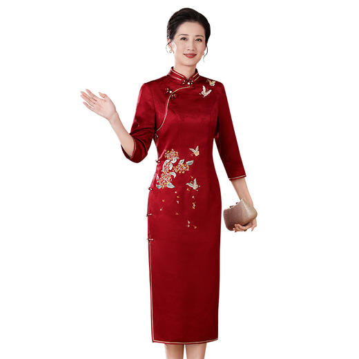 QZ 60727妈妈旗袍绣花蝴蝶高端连衣裙 商品图4