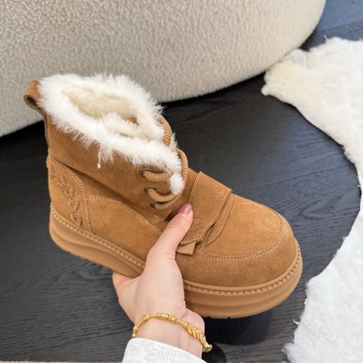 JEHURFIE纪华菲维尔雪山雪地靴 | 毛里内里、脚感柔软、保暖舒适、4cm厚底+魔术贴调节、舒适增高又方便穿脱、冬日户外百搭 商品图4