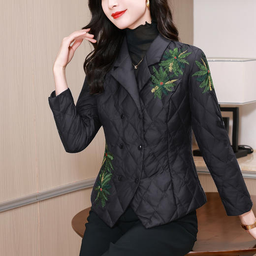 KQL B43N1660羽绒棉服外套刺绣花轻薄款西装领轻便棉服 商品图1