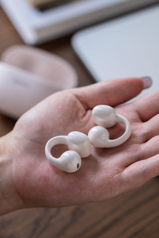 坏了直接换新❗99拿下千元级AI智能耳机 ——搭载小度5.0❗【Newmine纽曼S7 AI耳夹耳机】  ✅三大AI引擎赋能——文心、豆包、Deepseek  ✅随听、随说、随翻译 商品图7