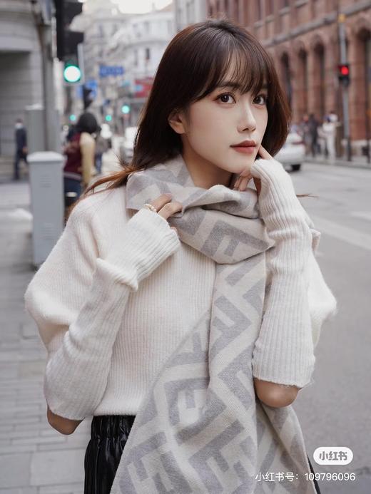 芬迪 FF字母老花羊绒围巾（DSX） 商品图6