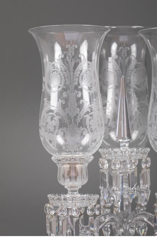 独角鹿西洋古董19世纪法国出品Médaillon圆雕纹款海豚造型三枝头水晶烛台一对 商品图5