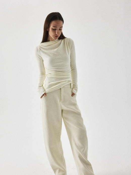 Running Closet｜微透斜肩褶皱打底 [ 白 / 墨绿 丝绒 ] 【LCM】 商品图2