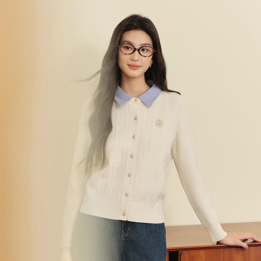 【严选】诗凡黎可脱卸领金扣麻花针织开衫2025冬新款学院风刺绣针梭拼毛衣7GC133411 商品图4