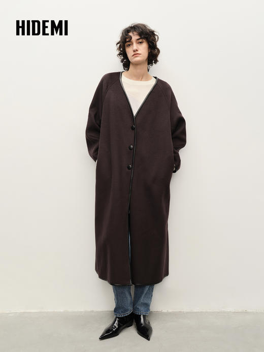 HIDEMI 简约设计感包嵌式皮边v领长款廓形美利奴羊毛双面呢大衣 商品图0