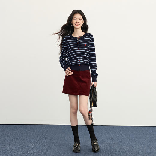 【12/03新品】熙世界28支柔肤纱韩系条纹针织开衫女秋冬休闲甜美圆领毛衣短外套 商品图1