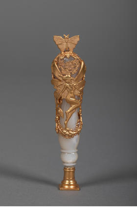 独角鹿西洋古董20世纪初法国出品新艺术风格蝴蝶仙子主题铜鎏金精雕镶嵌母贝火漆印章