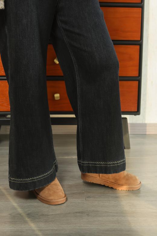 10天发货【微喇 加绒 阔腿牛仔裤】利落时髦显瘦的一款牛仔裤，后松紧腰，裤脚精美花边刺绣，模特身高168，体重150，穿2XL，可参考，✅加绒保暖不臃肿 ✅微喇塑形拉长腿 ✅一周发货 商品图6