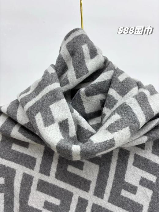 D120203浅灰色系双面印花款羊绒精典款情侣围巾披肩 商品图7