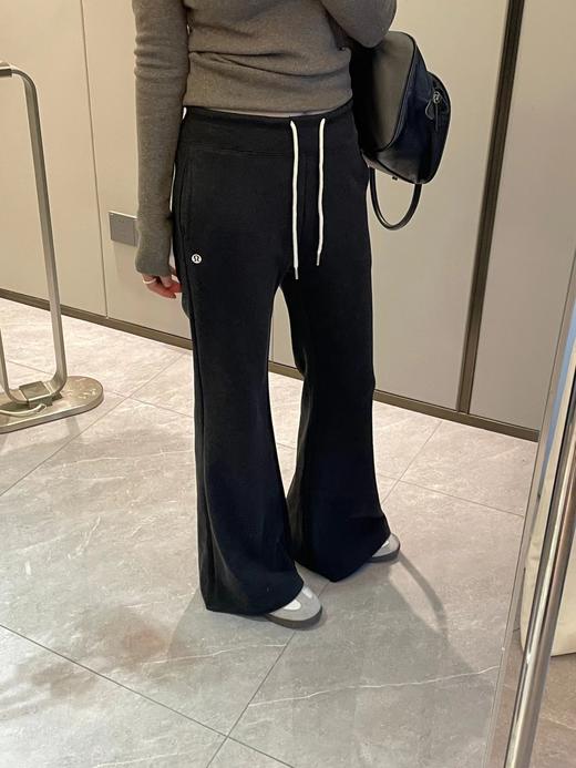 D120236云感微喇裤女2025冬季新款慵懒感休闲长裤 商品图6