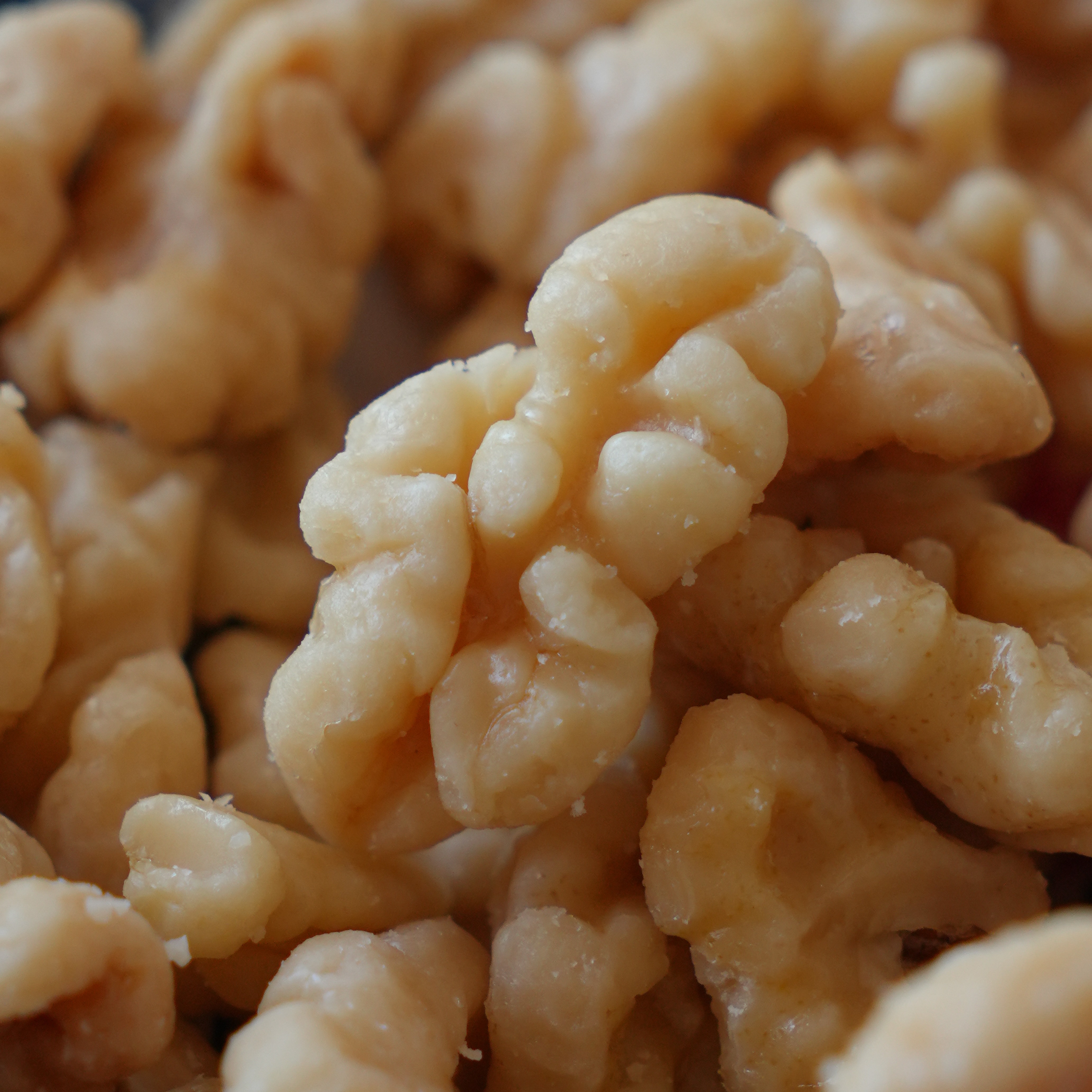 【斌哥优选】脱衣蜂蜜核桃仁。去壳免剥，开袋即食。新疆阿克苏核桃，只添加蜂蜜。