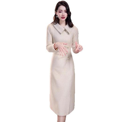 QYMXYKL-C537 2025冬季新款米驼色洋气交叉翻领设计感优雅大气收腰显瘦连衣裙 商品图4