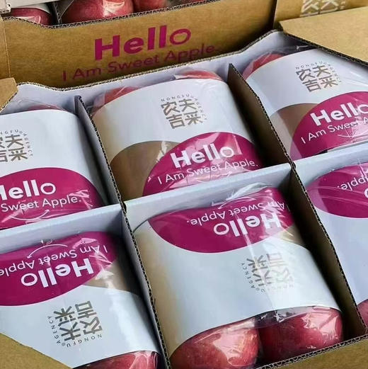 【农夫吉采苹果】#给家人吃的苹果 爱TA，就给TA好的#农夫吉采Hello苹果，皮薄肉脆，香甜可口是您和家人健康生活的必备之选。 商品图4