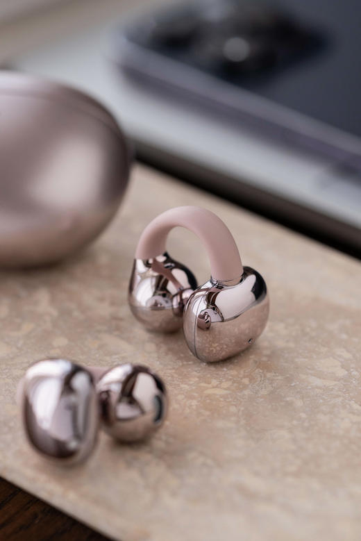 坏了直接换新❗99拿下千元级AI智能耳机 ——搭载小度5.0❗【Newmine纽曼S7 AI耳夹耳机】  ✅三大AI引擎赋能——文心、豆包、Deepseek  ✅随听、随说、随翻译 商品图2