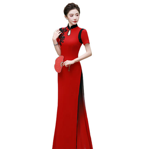 YD-4007 2025新款长款演出改良旗袍浅绿色女优雅前开衩舞台表演走秀旗袍裙 商品图4