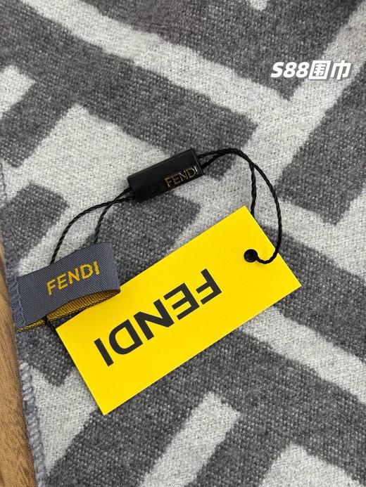 D120203浅灰色系双面印花款羊绒精典款情侣围巾披肩 商品图14