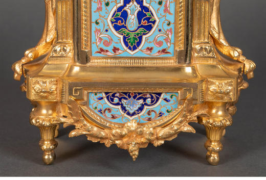 独角鹿西洋古董19世纪末德国出品新古典主义风格铜鎏金精雕镶嵌錾胎珐琅座钟烛台三件套 商品图5