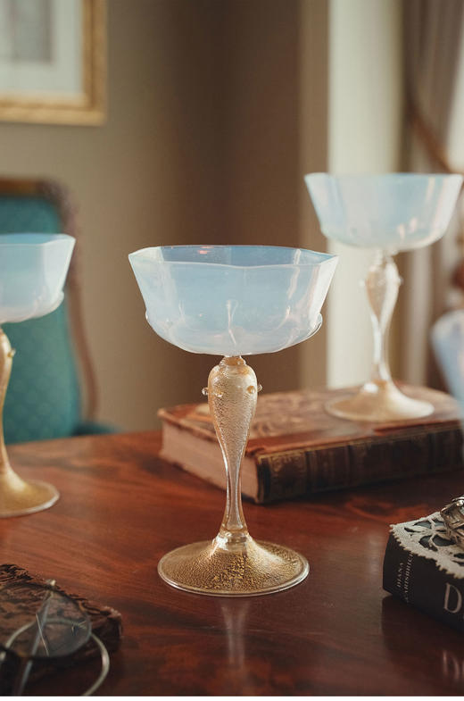 【已售】独角鹿西洋古董20世纪初意大利出品点金工艺装饰奶白色香槟杯（5件） 商品图3