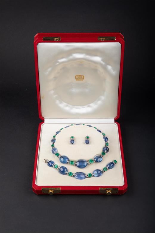 独角鹿西洋古董20世纪法国出品白金镶嵌蓝宝石祖母绿及钻石珠宝套件（含耳饰、项链、手链） 商品图0