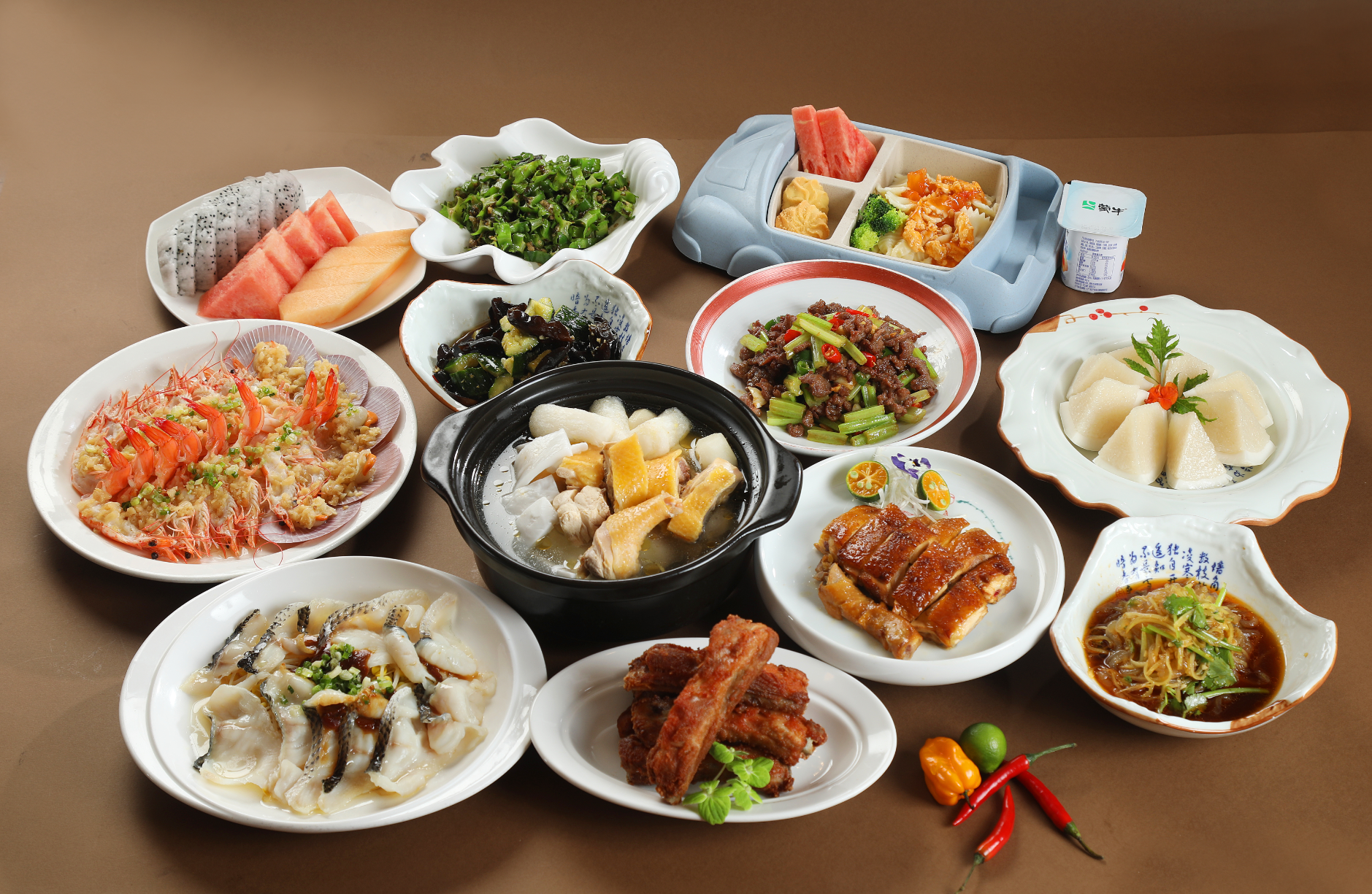 【二区椰苑餐厅】2-4人餐-椰域风情家庭套餐，精选海南菜，午餐/晚餐可用