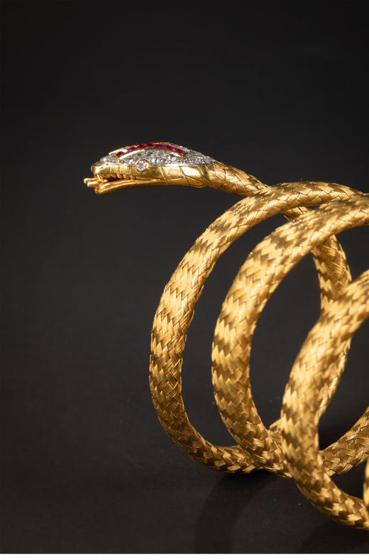 独角鹿西洋古董19世纪欧洲出品18K黄金镶嵌红宝石及钻石编织纹理灵蛇造型手镯 商品图4
