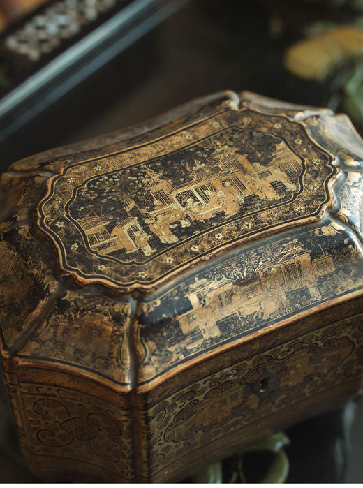 【已售】独角鹿西洋古董19世纪中国出品外销描金漆器庭园人物图双联罐茶叶盒 商品图4