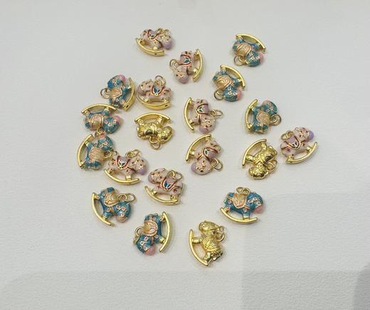 2楼老凤祥足金999金马挂件   吊牌价618元 秒杀价508元（不含配珠） 商品图4