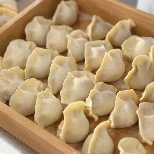 【现包3天左右发货】【奕虹私家小厨房】自有生态农场，新鲜采摘 面皮顺滑、劲道、馅料鲜香本味，0添加自然调味 20克*15/盒 商品图0