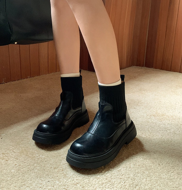 【秋冬款加绒真皮厚底经典短靴】油亮的黑皮革鞋面，质感细腻高级！厚底设计，舒适增高！柔软舒适，脚感好！防滑耐磨，雨天也不怕！【KH-J】
