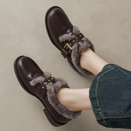 【预售5天】大码加绒乐福鞋毛绒豆豆鞋，英伦风皮带扣粗跟羊糕毛小皮鞋OFSM-7250 商品图0