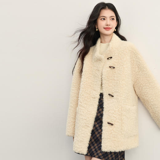 【12/03新品】熙世界懒人皮草仿貂毛外套冬季女装保暖高级感牛角扣毛毛开衫上衣 商品图3