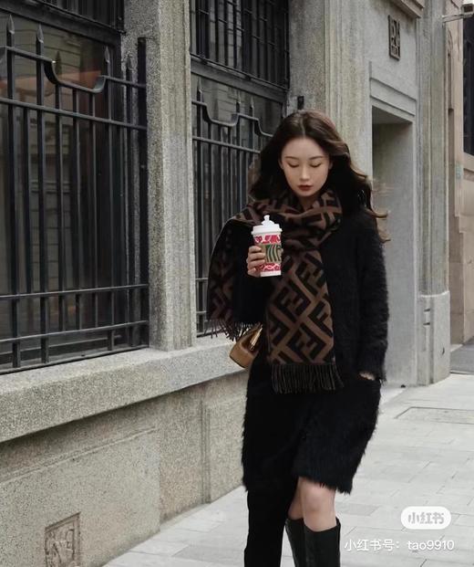 芬迪 FF字母老花羊绒围巾（DSX） 商品图0