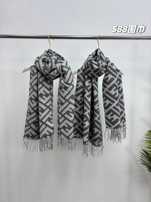 D120203浅灰色系双面印花款羊绒精典款情侣围巾披肩 商品图1